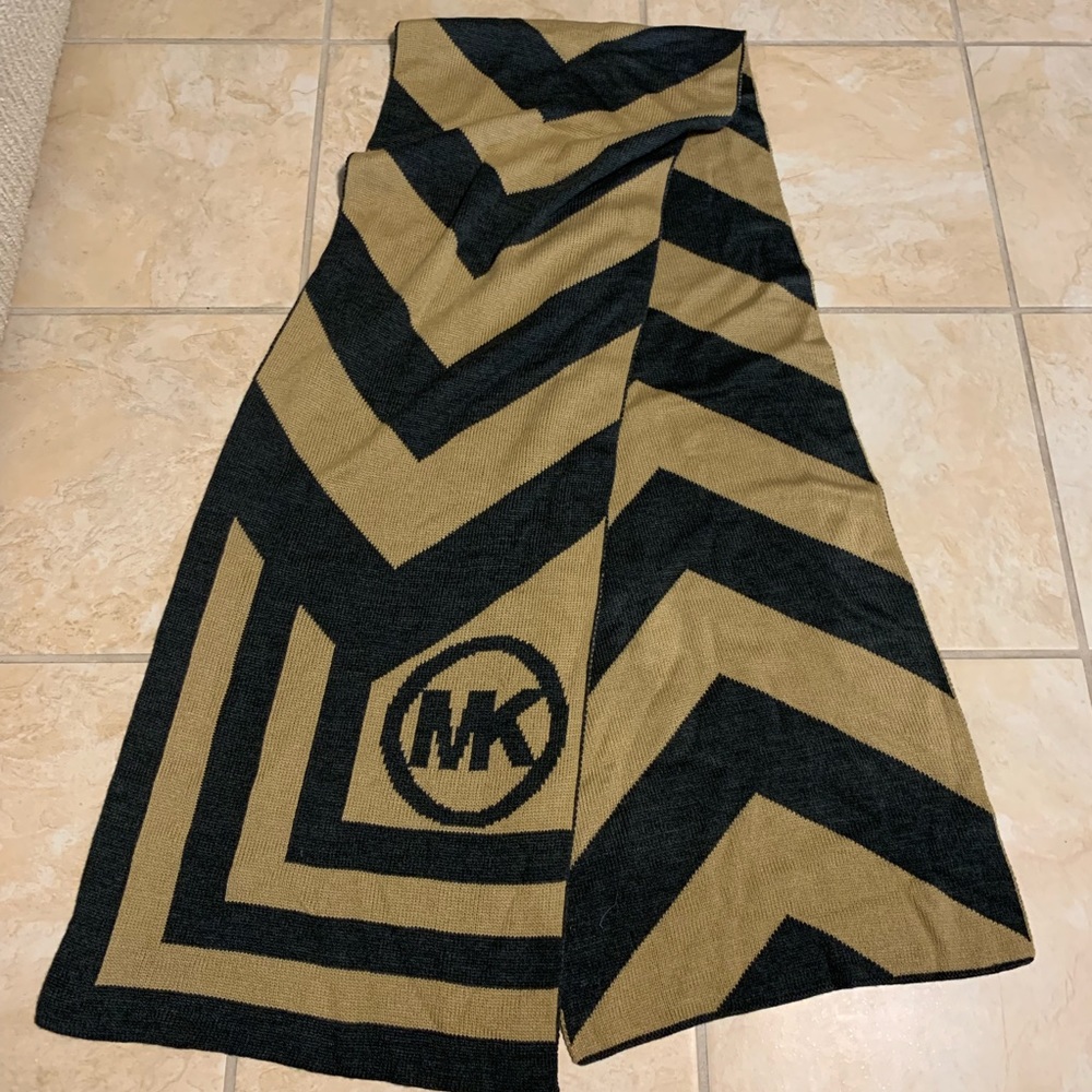 Michael Kors angle-striped scarf NWOT